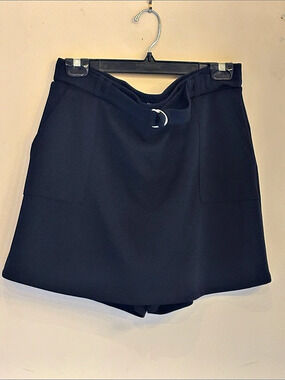 chloe + jasmine Black High-Waist Shorts Like New